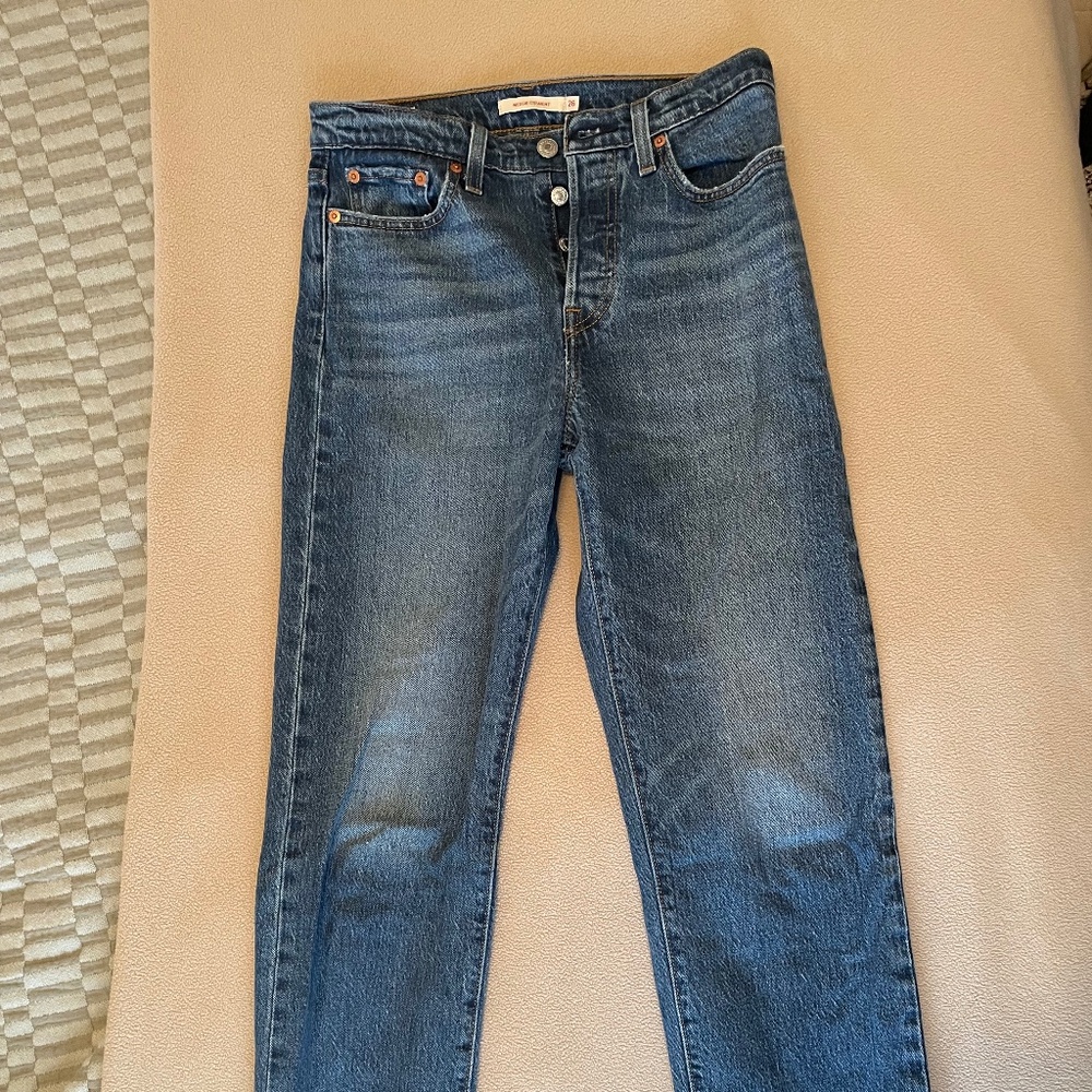 Levi's Wedgie Straight sz 26 blue denim